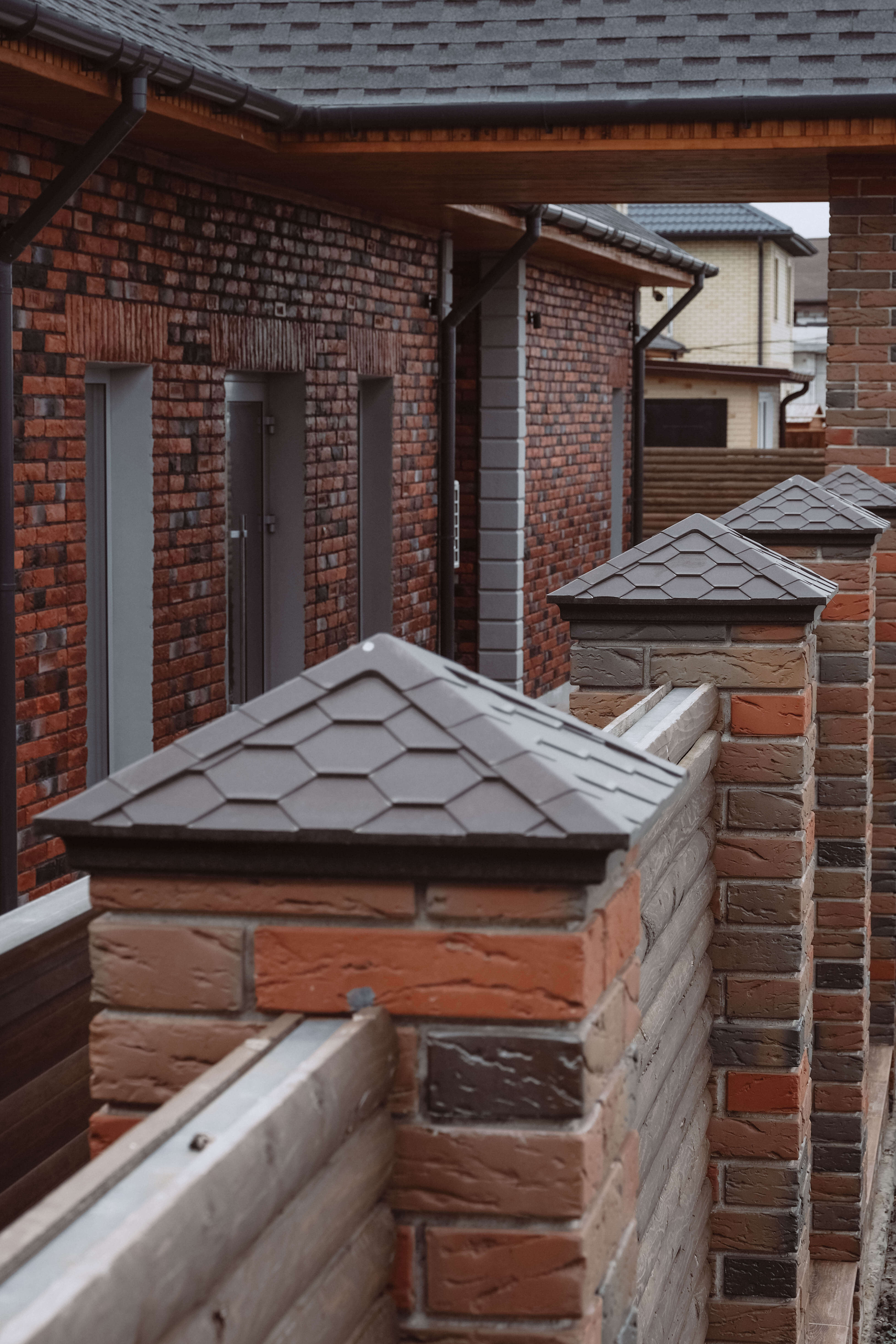 Колпак Zking Эверест Коричневый на столб 1.5х1.5 кирпича (390х390мм) в Новочебоксарске фото